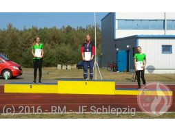 Siegerehrung Hindernisbahn AK Mädchen 10-14 Jahre - 2. Platz Emely Heine und 3. Platz Patricia Kamprad (beide JF Schlepzig)