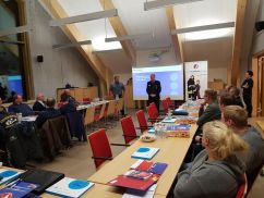 Peter Rublack (Vorsitzender KFV LDS e.V.) eröffnete die Informationsveranstaltung zur UVV Feuerwehr