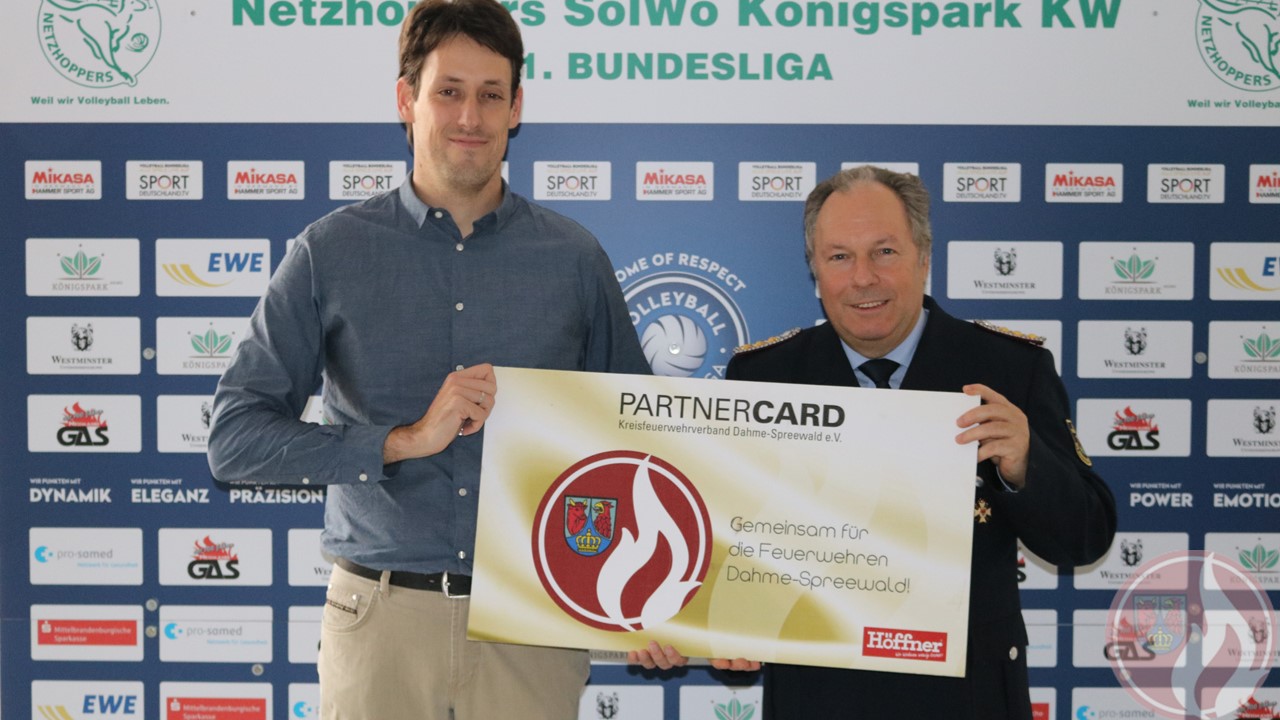 v.l. Arvid Kinder (Geschäftsführer Sport & Organisation Netzhoppers KW), Peter Rublack (stellv. Vorsitzender KFV LDS e.V.)