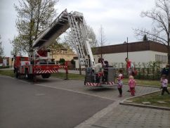 Hubrettungsfahrzeug der FF Lübben im "Einsatz"