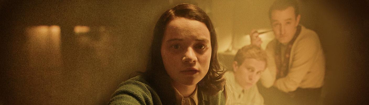 Selfie von Luna Wedler als Sophie Scholl (Foto: SWR, ©SWR/BR/Sommerhaus/Rebecca Rütten )