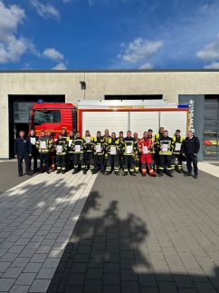 Auszeichnung mit der Leistungsspange Technische Hilfeleistung in Bronze