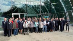 Gruppenfoto am Congress Center Tropical Islands